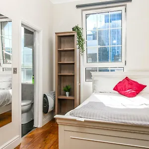 Affittacamere Private En-suite @ Liverpool Street, Brick Ln