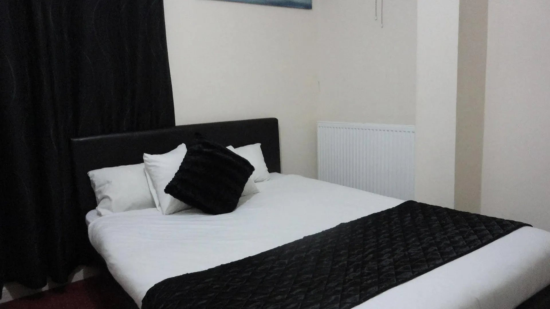 City View Hotel - Roman Road Market London